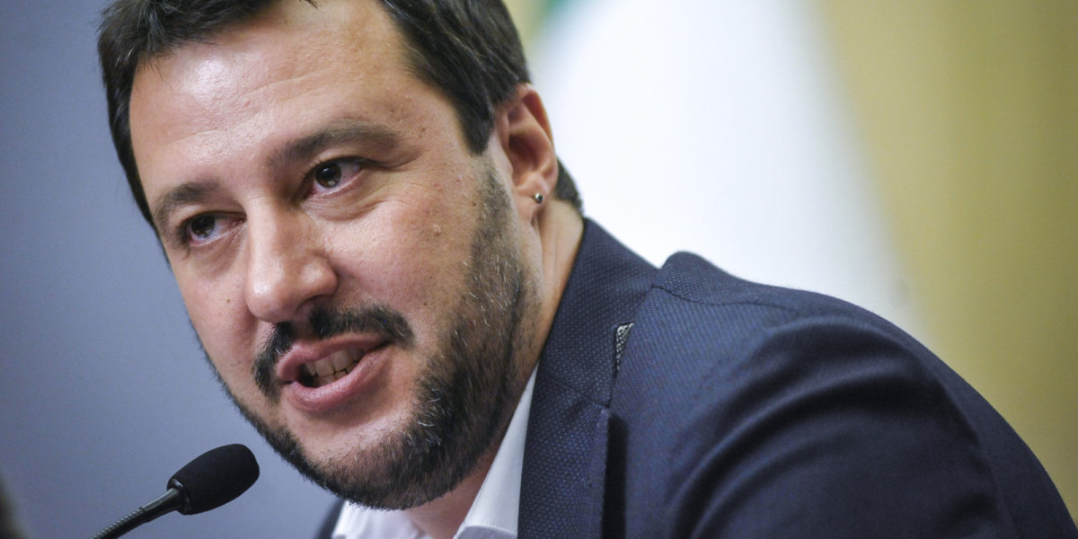 Salvini: “giovani al servizio della collettività. Pensare a un servizio civile o militare”