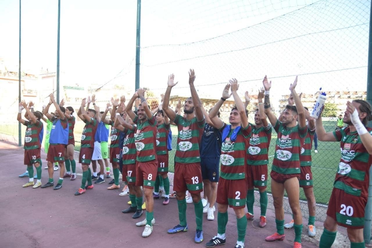 San Cataldo. Il sindaco Gioacchino Comparato celebra l’impresa della Sancataldese vittoriosa in Coppa Italia sul Catania: ““Continuiamo a sognare e a volare alto con la nostra squadra verdeamaranto!”