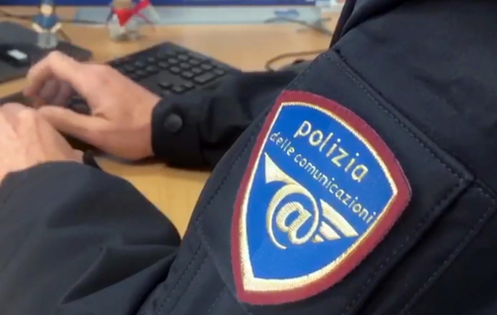 Attività illecita per assistenza al credito: perquisizioni della Polizia Postale nel Palermitano
