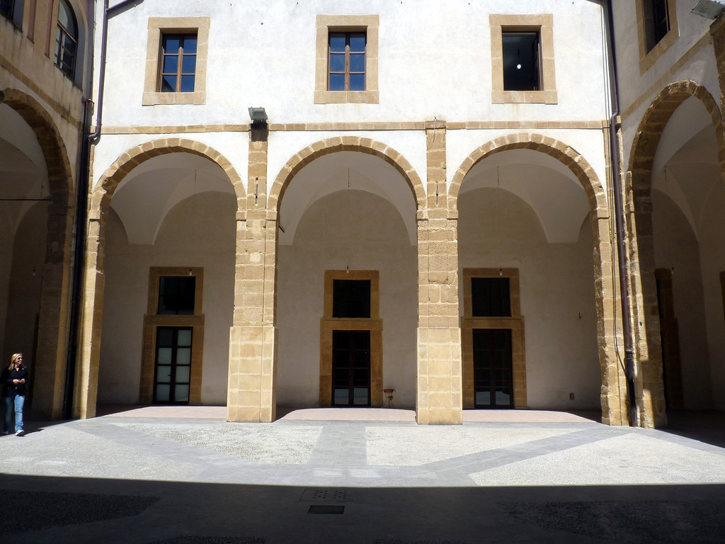 Caltanissetta. Il 18 settembre nell’atrio della Biblioteca “Scarabelli” c’è la presentazione del libro di Gero Difrancesco   “L’Ombra del principe , il ministro, il fiduciario fascista nel feudo elettorale di Caltanissetta”