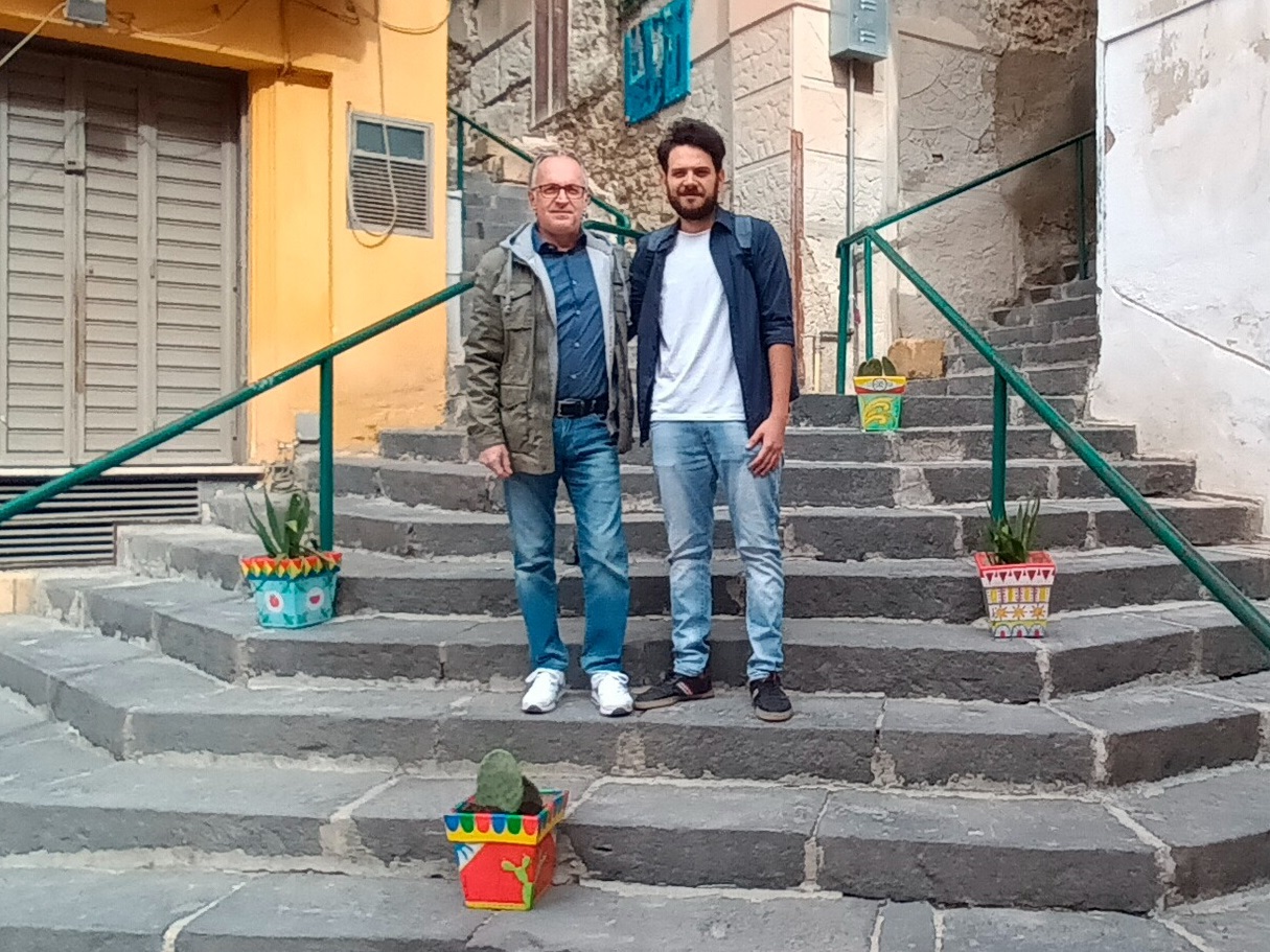 Caltanissetta: alla Provvidenza collocati i primi vasi realizzati da Mauro Fornasero