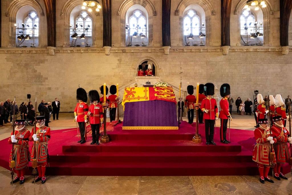Elisabetta II: gli occhi del mondo puntati sulla cerimonia di addio alla sovrana