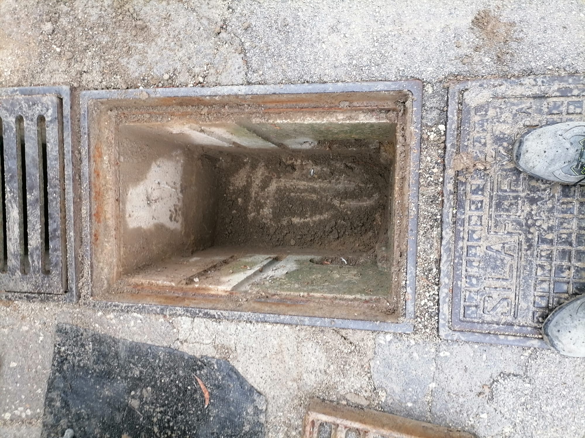 Sommatino. Iniziata la pulizia delle caditoie in vista delle piogge autunnali