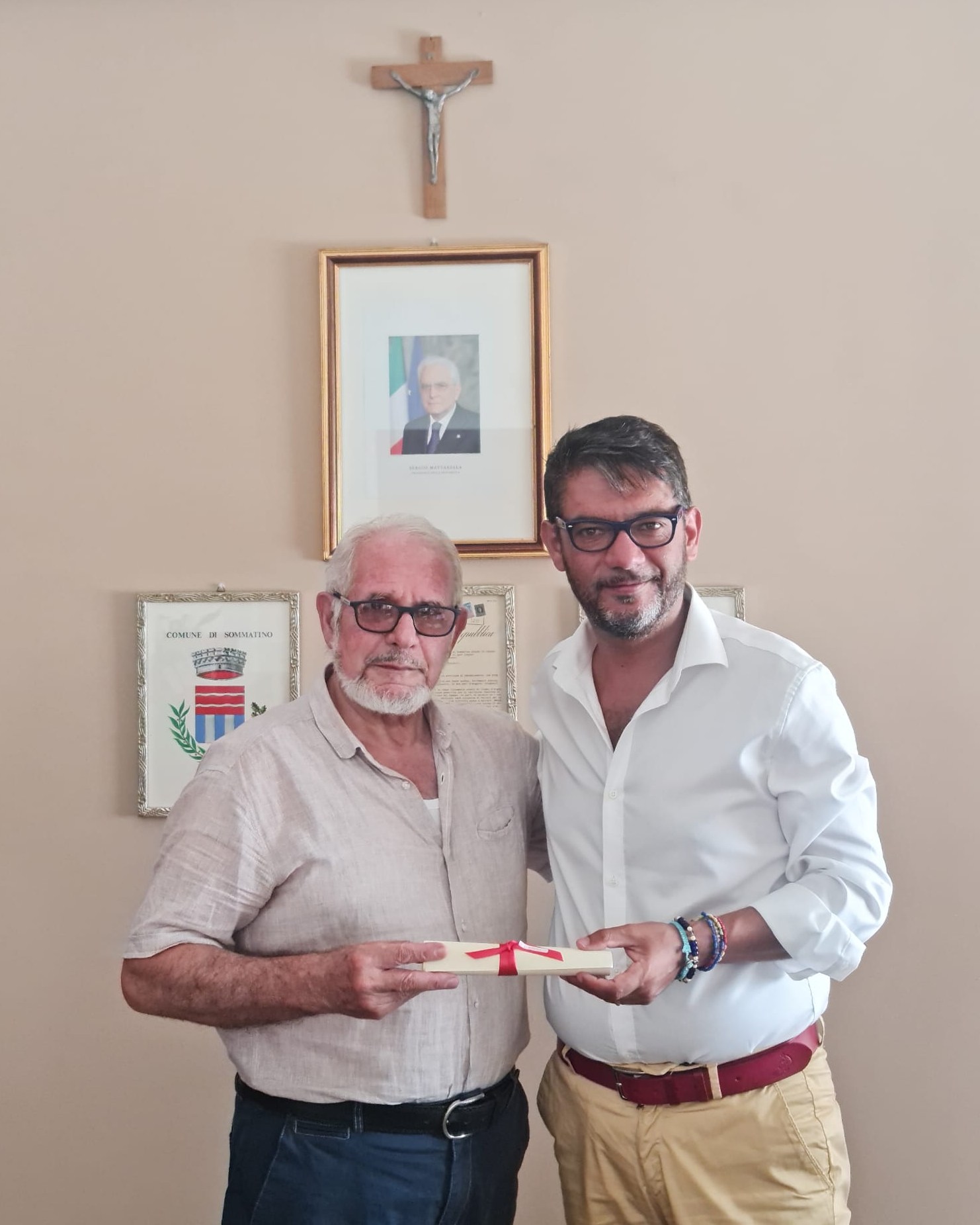 Sommatino. L’amministrazione comunale consegna premio al maestro Croce Armonia