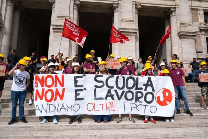 Sicilia, Studenti Medi: “Non si può morire durante uno stage. I PCTO non funzionano”