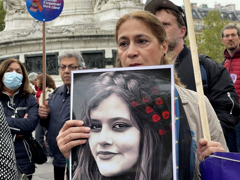 Iran, Ue chiede di sanzionare responsabili della morte di Mahsa Amini