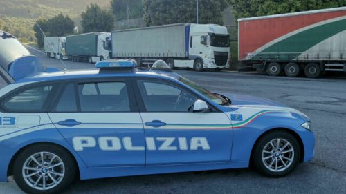 Furti sui Tir a Catania, 4 arresti e 2 denunciati dalla Polizia Stradale
