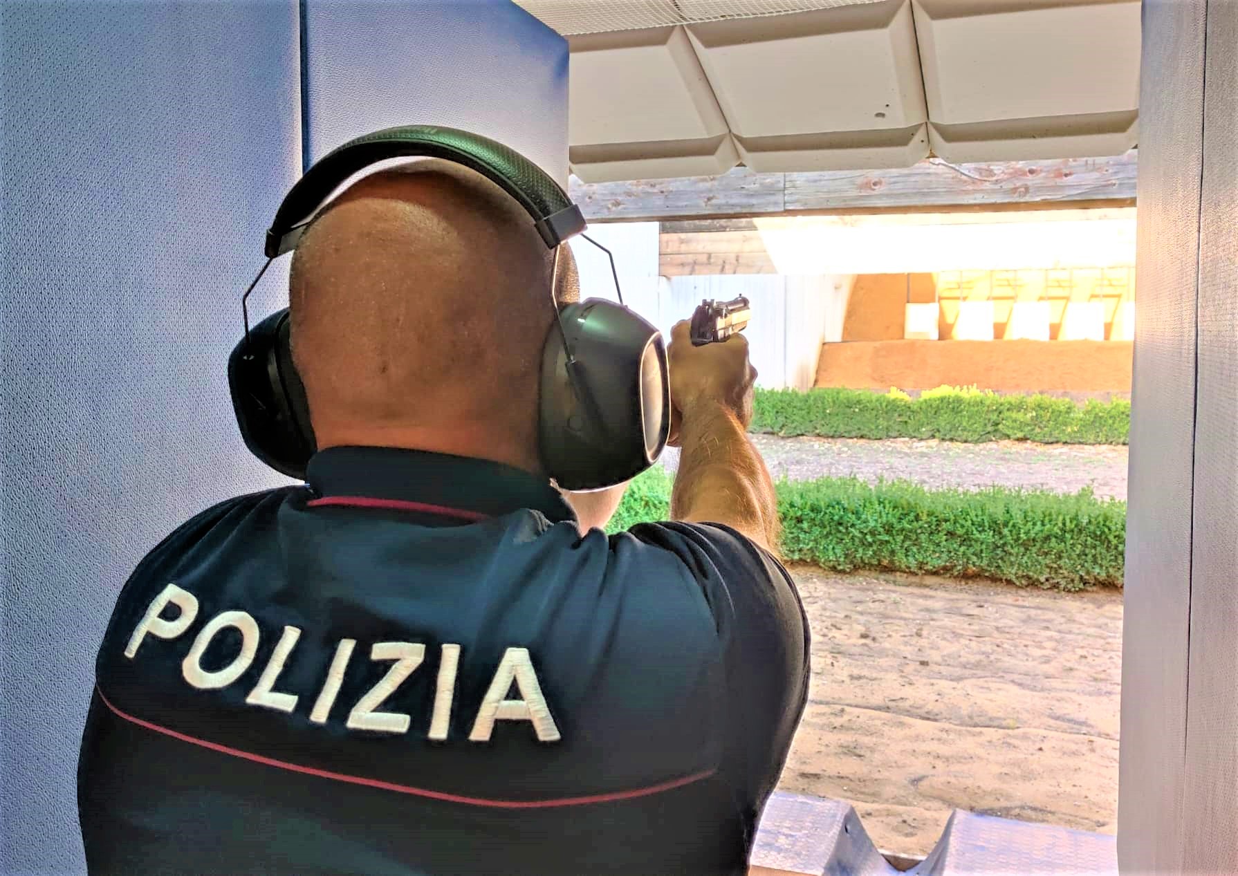 Poliziotti della Questura di Caltanissetta partecipano a giornate di addestramento professionale al poligono di tiro