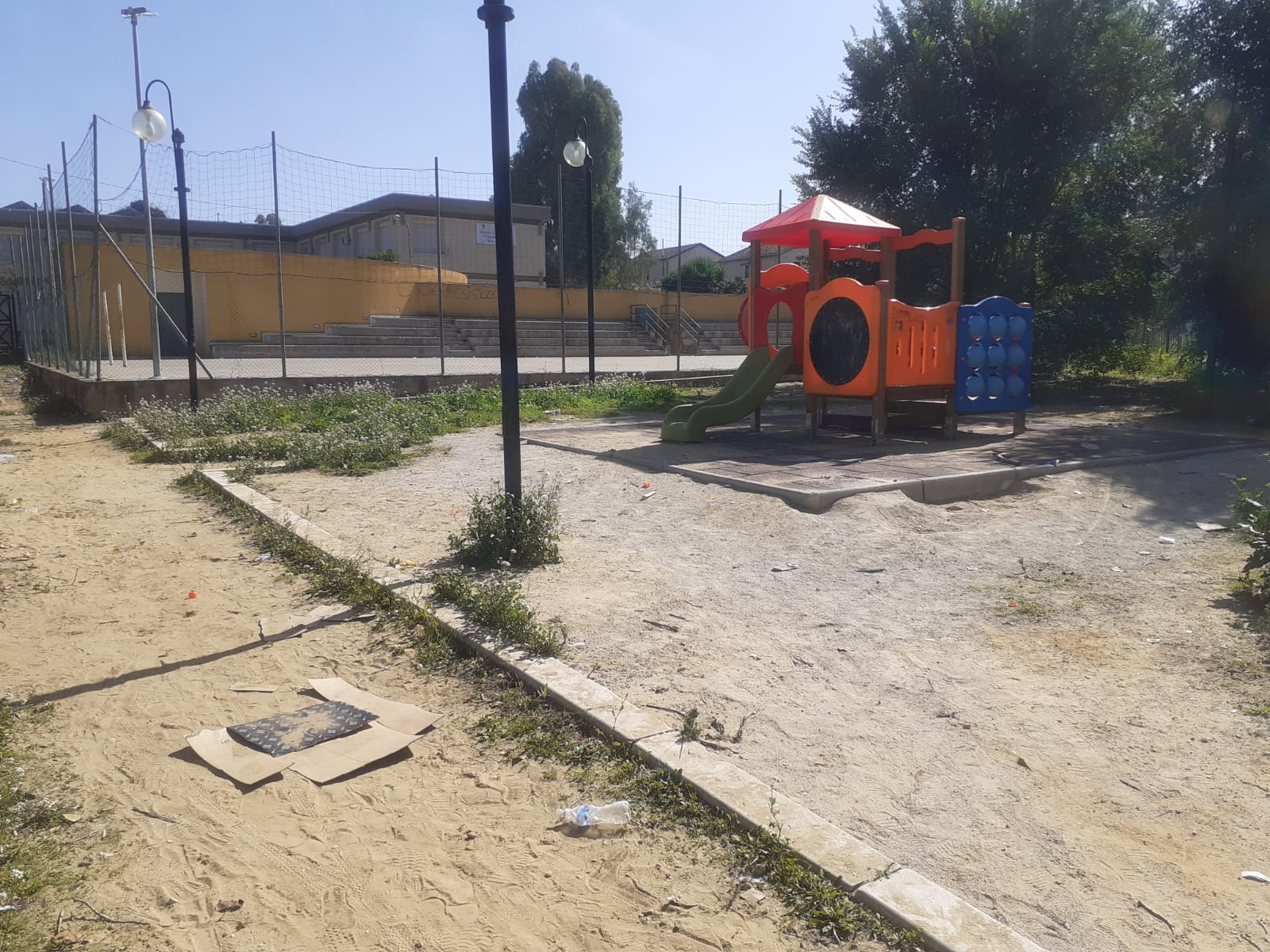 Caltanissetta, Orgoglio Nisseno: “il campetto a Santa Barbara è l’emblema dello stato di abbandono”