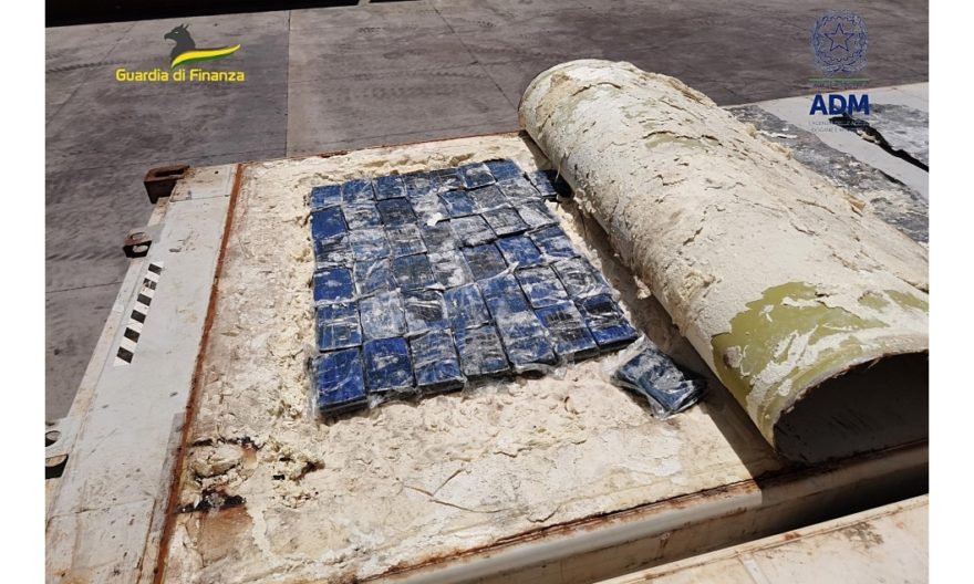 Sequestrati dalla Guardia di Finanza al porto di Catania 110 kg di droga per un valore di oltre 12 milioni di euro