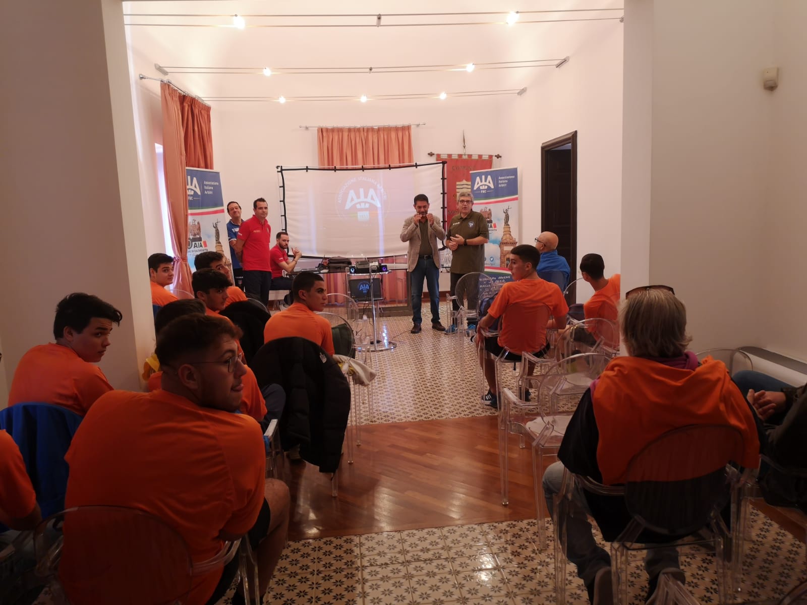 Sommatino. Ben riuscito il raduno della sezione Aia di Caltanissetta a Palazzo Trabia