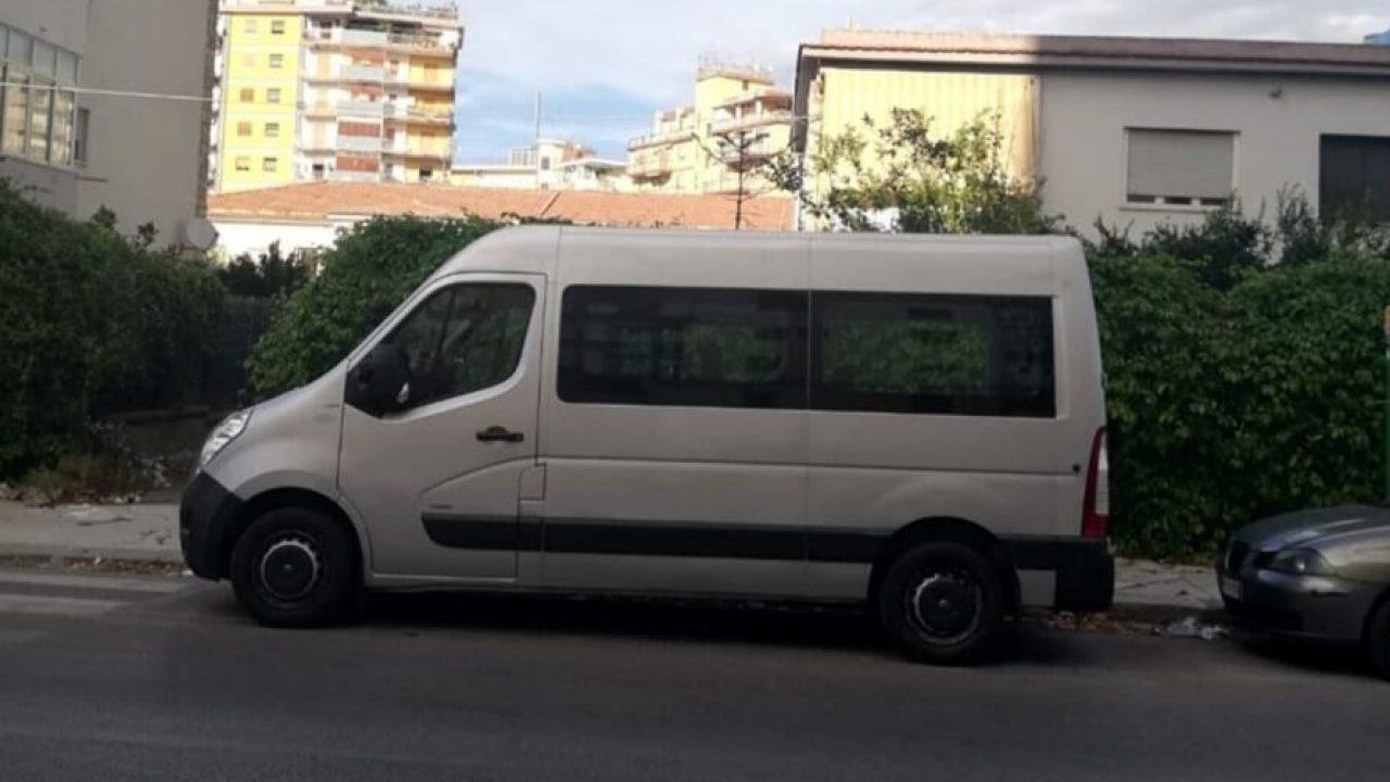 Rubato a Palermo pullmino per il trasporto dei bambini disabili