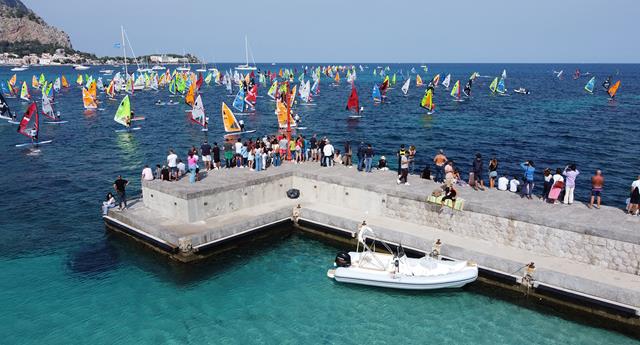 Mondiali windsurfer a Mondello, Casagrande si impone nella long distance: consensi e compiacimenti per gli organizzatori