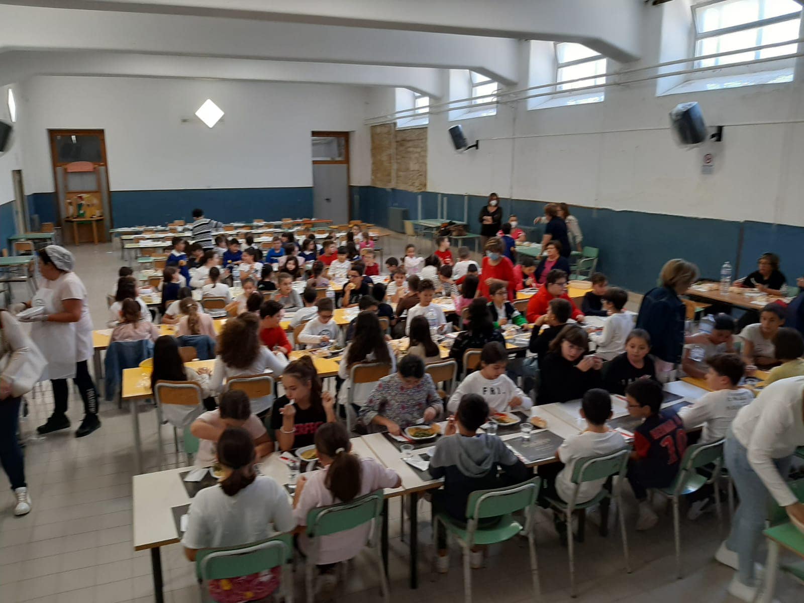 Delia. Avviato il servizio di mensa scolastica dopo due anni di stop causa emergenza Covid