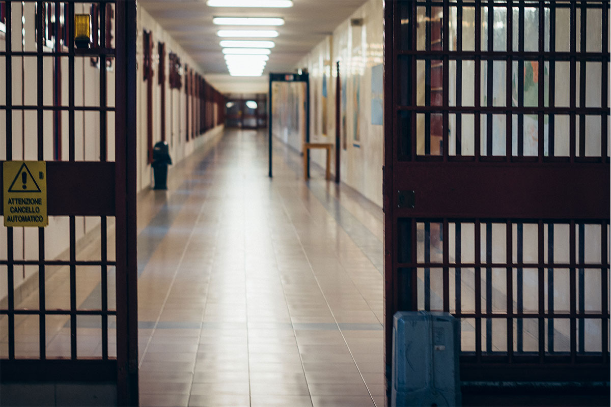 Cedeva droga ad un detenuto: arrestato sacerdote ad Enna