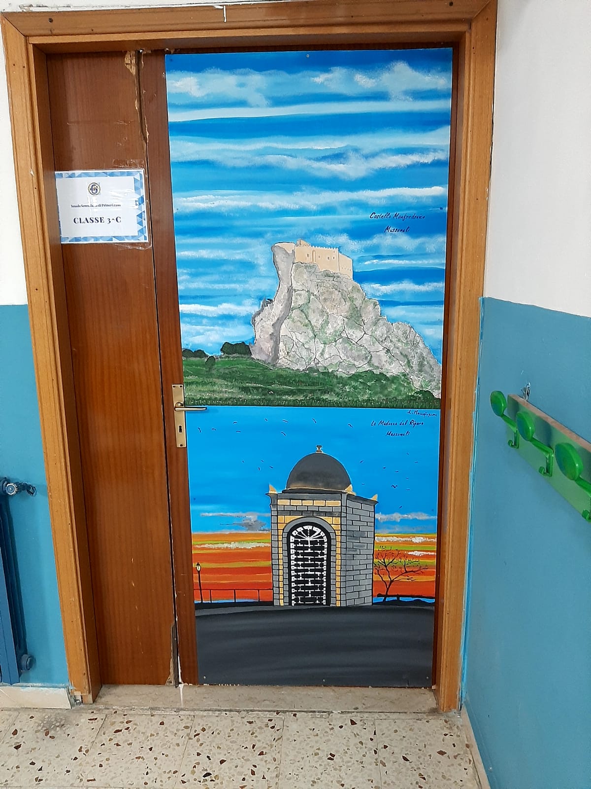 Mussomeli , Porte d’arte: aperture di luci colorate in spazi educativi