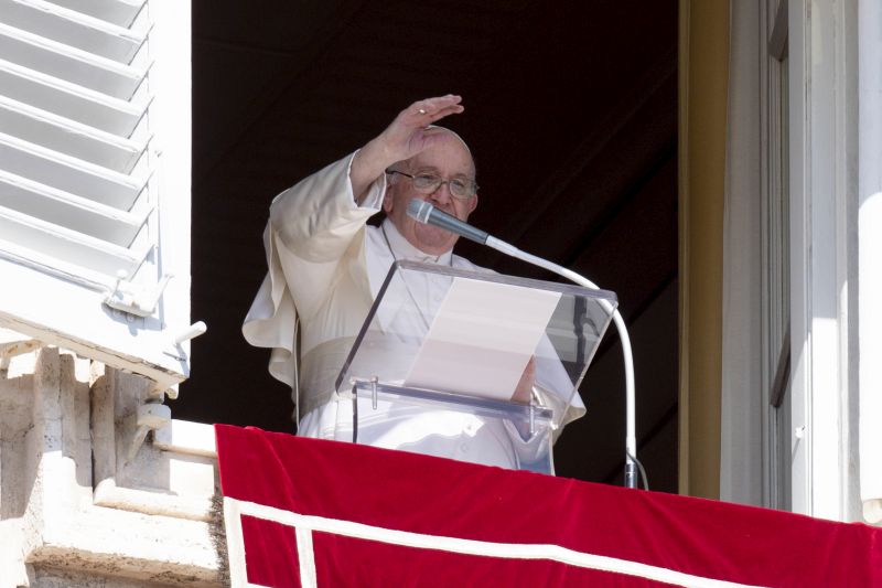 Papa “La pace non è mai armata nè violenta”
