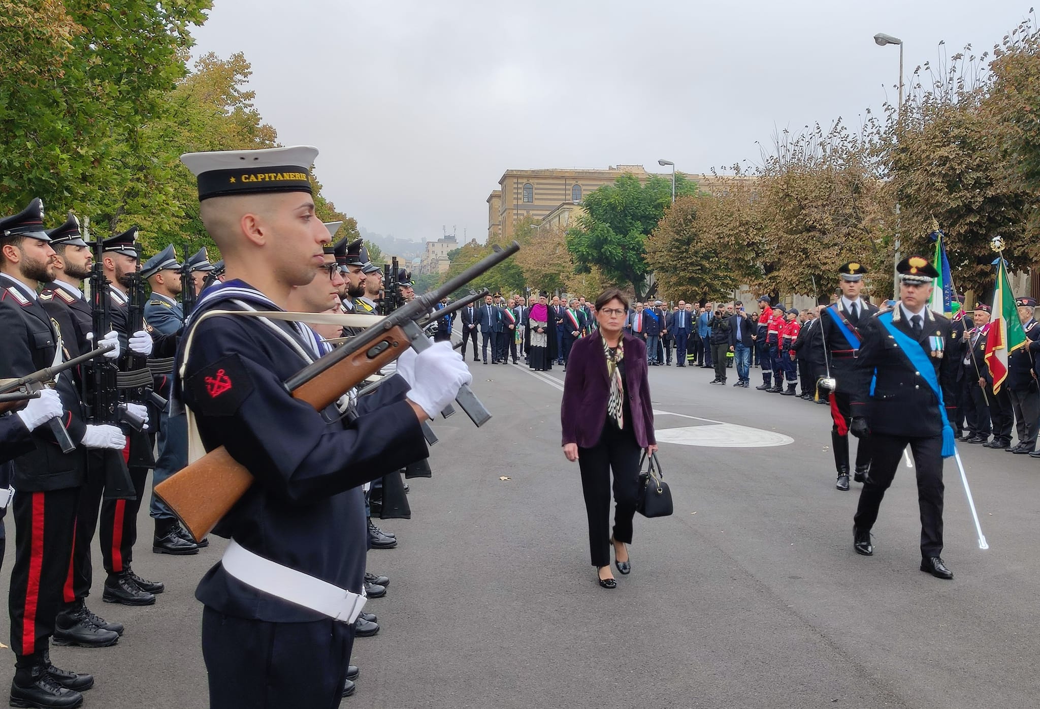 Caltanissetta. Tradizionale cerimonia al Monumento dei Caduti in occasione della  Giornata dell’Unità Nazionale e delle Forze Armate