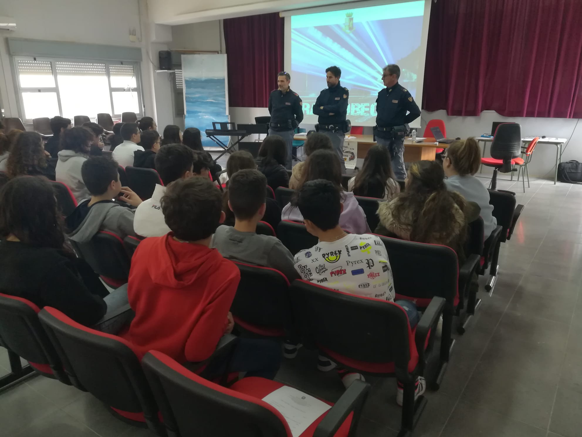 Serradifalco. Al Comprensivo la Polfer incontra gli alunni nell’ambito del progetto “Train To Be Cool”