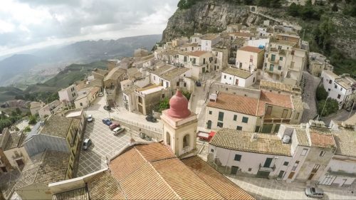 Beni culturali, la Regione Siciliana finanzia scuole per valorizzare borghi e periferie