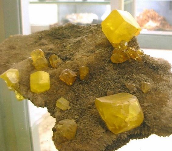 Caltanissetta. Domenica 13 novembre il Cral Giustizia propone visita al Museo/Scambio del minerale