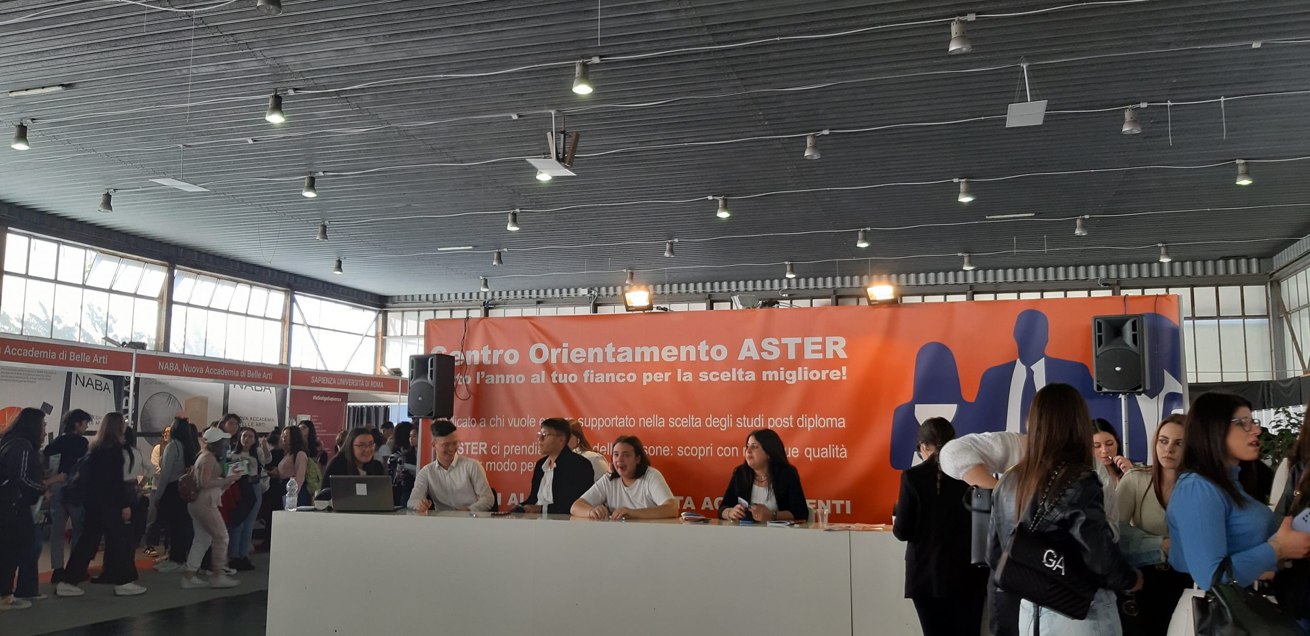 Le Quinte classi del “G.B. Hodierna” di Mussomeli in visita a Orienta Sicilia 2022 presso Fiera del Mediterraneo Palermo