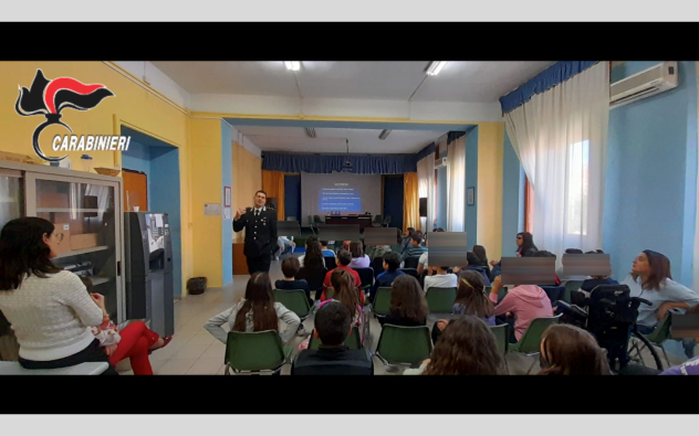 Nell’Ennese Carabinieri a scuola per spiegare agli alunni la sicurezza in rete