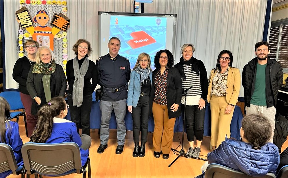 Caltanissetta. Polizia Postale incontra alunni Istituto “Lombardo Radice” per progetto “Cyberbullismo The End”