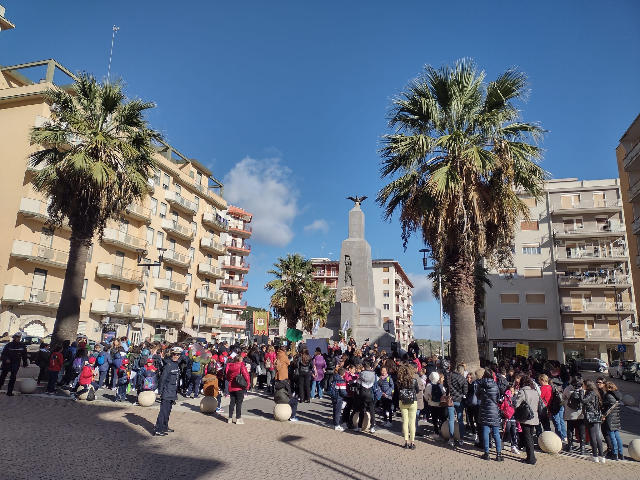 San Cataldo. Gran bella partecipazione alla Marcia per la Pace e i Diritti dei Bambini