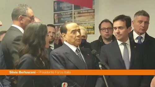 Manovra, Berlusconi “Via tasse alle aziende per assumere i giovani”