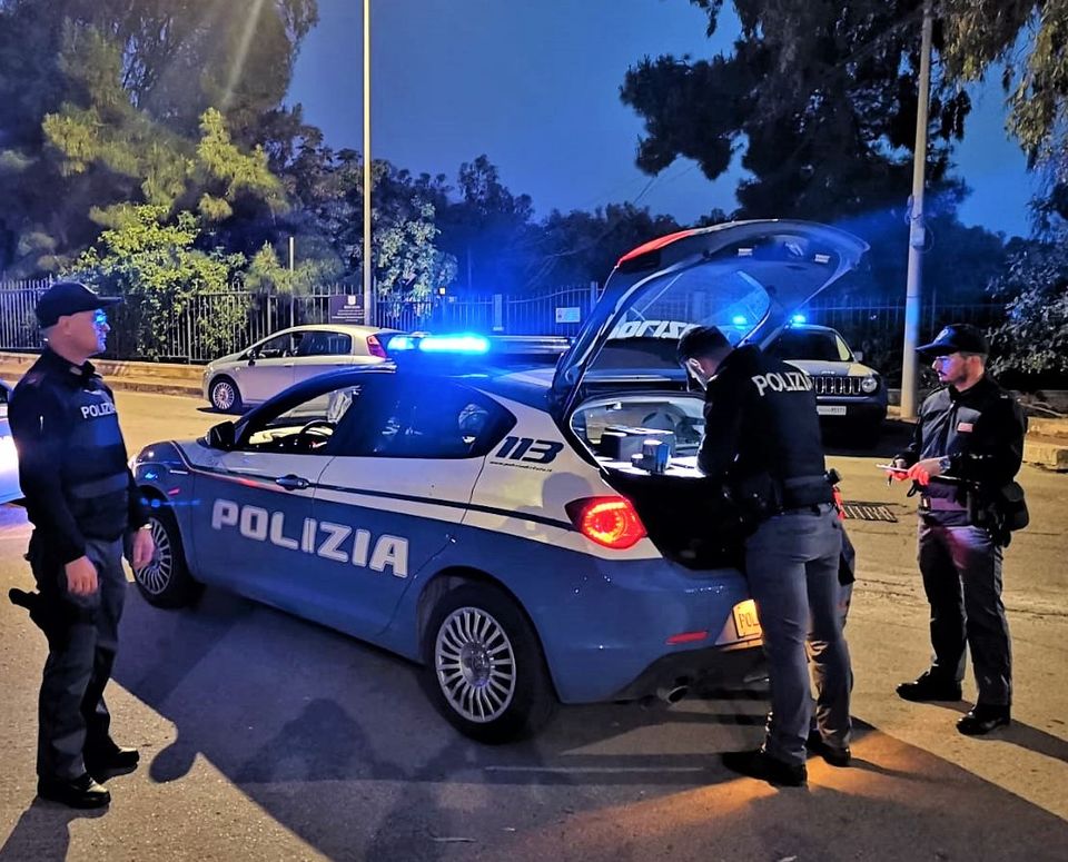 Arrestato dalla Polizia a Gela per evasione dagli arresti domiciliari: l’uomo sorpreso a bordo di un ciclomotore