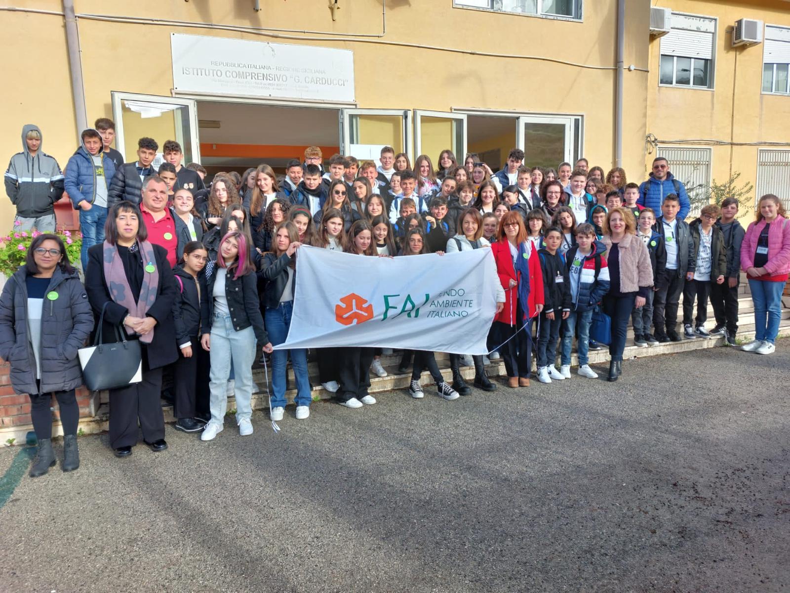 Riesi. Gli apprendisti ciceroni del Fai hanno guidato gli alunni delle scuole elementari per il centro storico