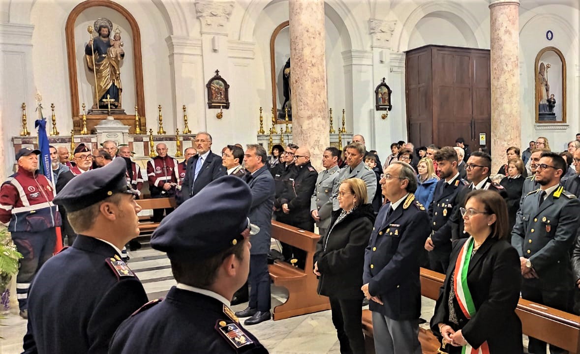 A Sutera messa solenne e deposizione di una corona d’alloro al monumento dedicato all’agente di Polizia Calogero Zucchetto