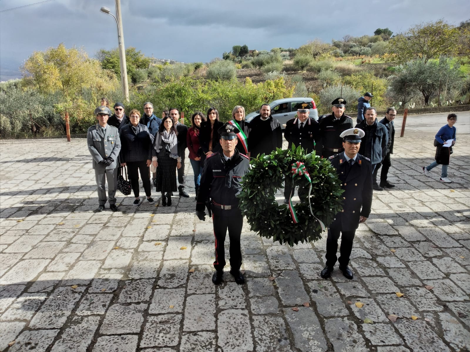 Villalba. Festa dell’Unita Nazionale e delle Forze Armate con deposizione corona alloro sulla tomba di Giuseppe Macaluso