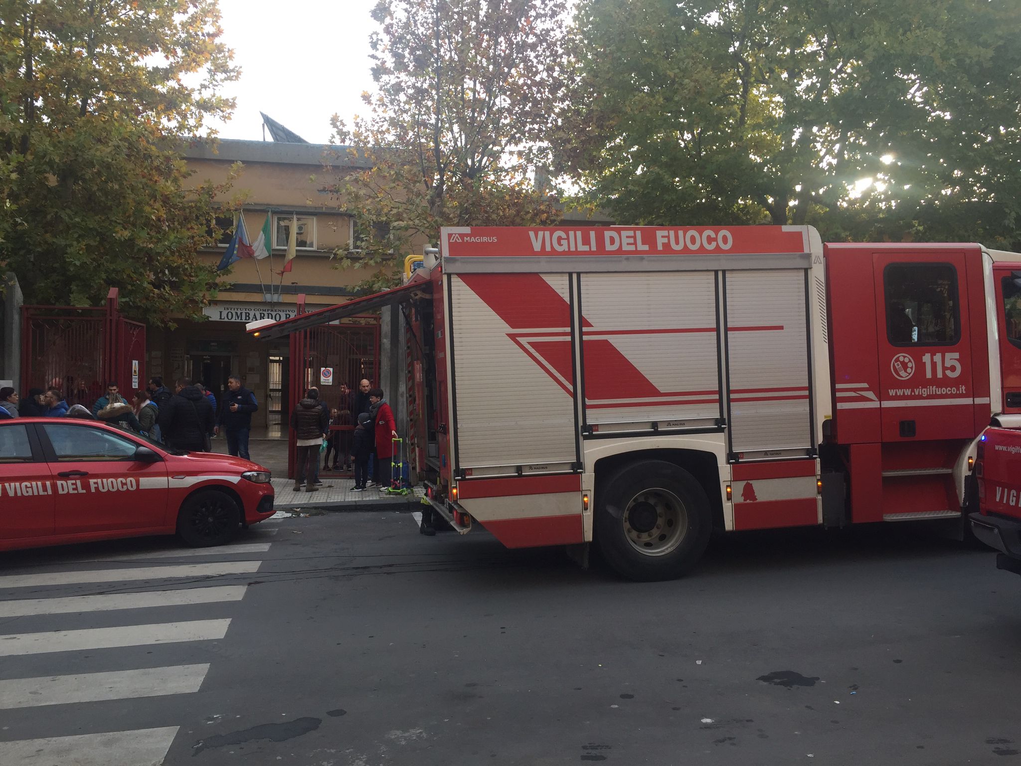 Caltanissetta, principio d’incendio alla “Lombardo Radice”: evacuata la scuola