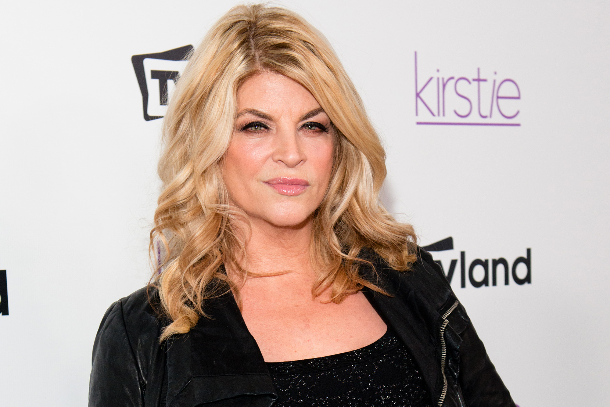 E’ morta l’attrice Kirstie Alley, aveva 71 anni. La star di Cin Cin e Senti chi parla si è spenta dopo una breve lotta contro il cancro