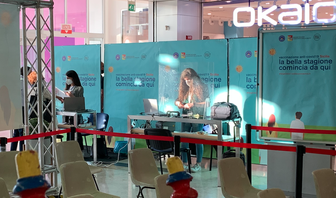 San Cataldo. Ecco i nuovi orari per il centro vaccinale nel centro commerciale “Il Casale”