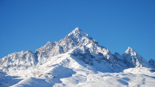 Con gli sci contro albero, muore 12enne in Austria