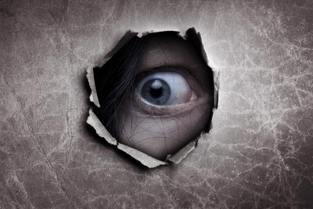 Perseguita la ex fidanzata, 23 enne ai domiciliari