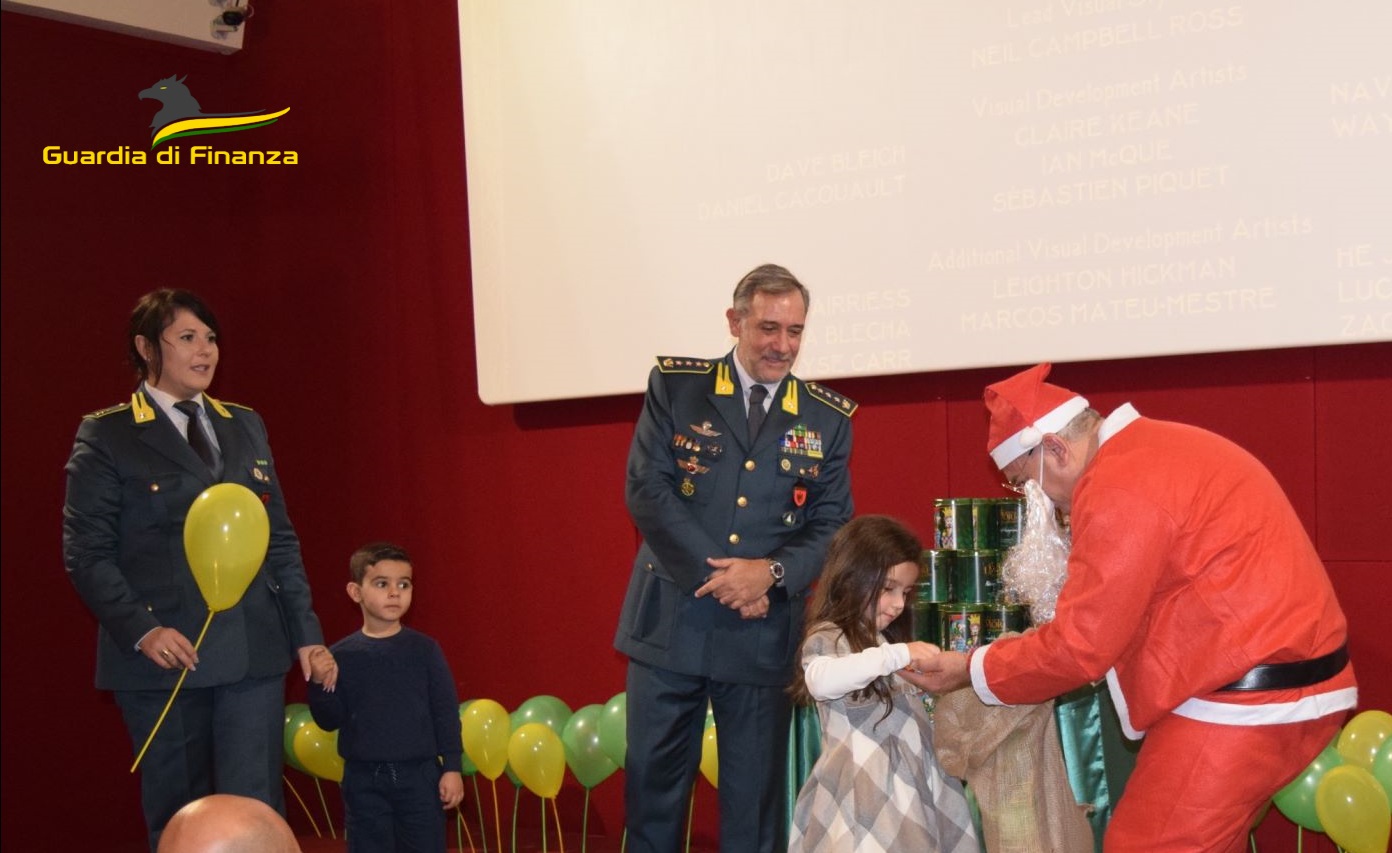 Caltanissetta, GdF: gli auguri alle piccole Fiamme Gialle