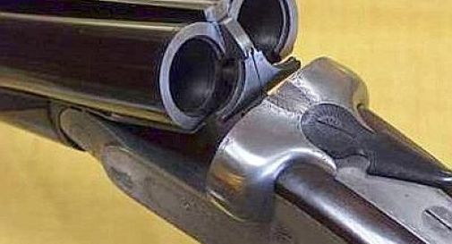 Cane calpesta inavvertitamente fucile, spara per sbaglio al padrone e lo uccide