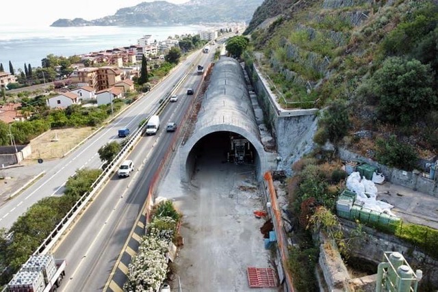 Sicilia. Frana di Letojanni su autostrada Messina – Catania: la prossima settimana riprendono i lavori