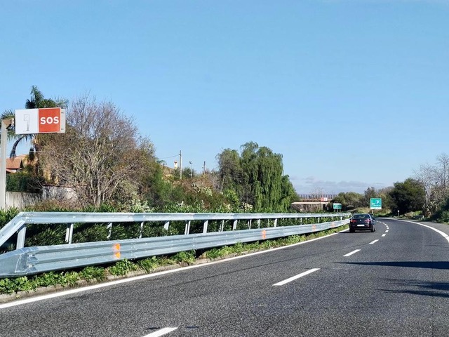Sicilia, si suicida lanciandosi da cavalcavia della A18