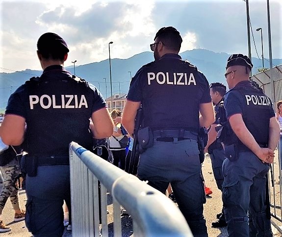 Calcio: disordini allo stadio per Ragusa-Licata, Daspo per 22