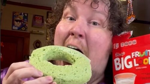 Usa: morto per infarto il TikToker che mangiava di tutto: dai cibi scaduti alle cavallette