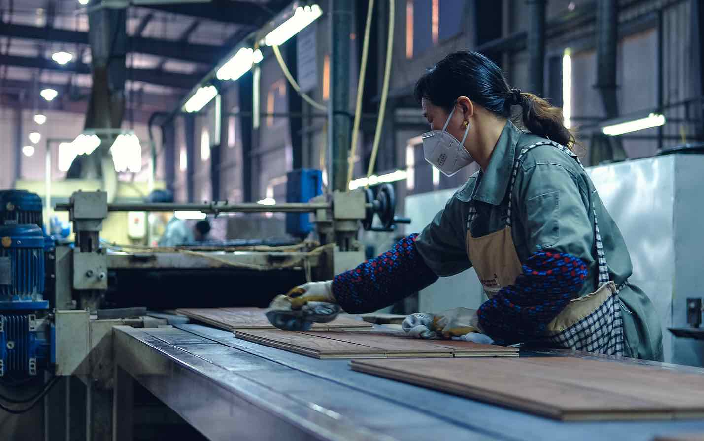 Istat, tasso di occupazione donne sale al 53%, uomini al 71,1%: in calo il tasso di disoccupazione
