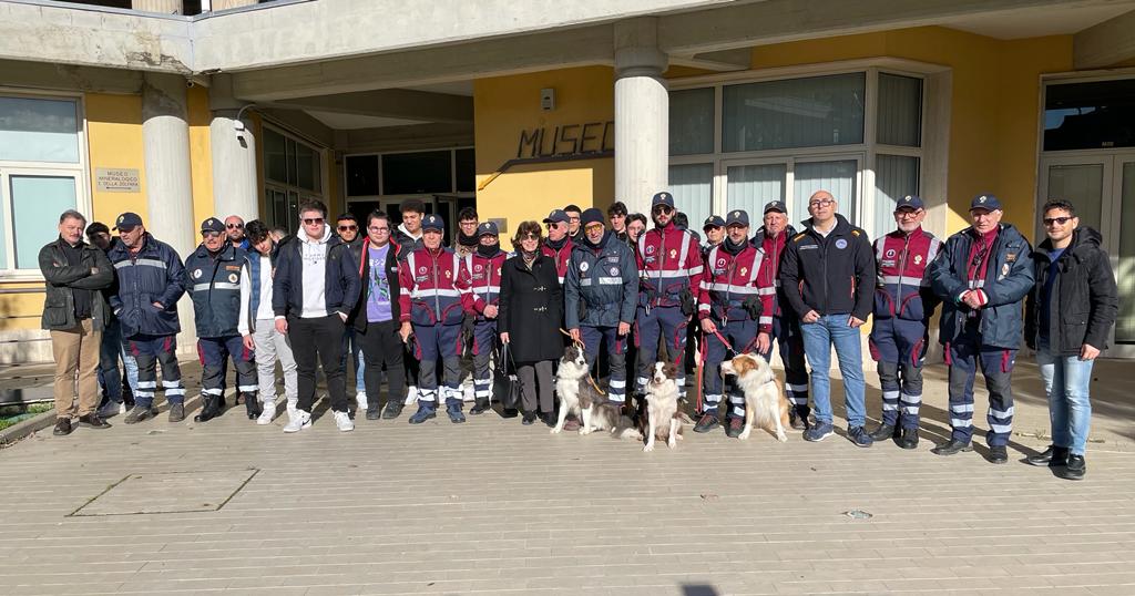 Caltanissetta, procedure di emergenza in caso di sisma. La Protezione Civile al Mottura forma gli studenti