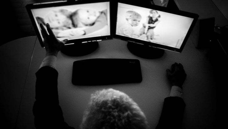Sicilia, Pedopornografia: diffondeva foto online, arrestato