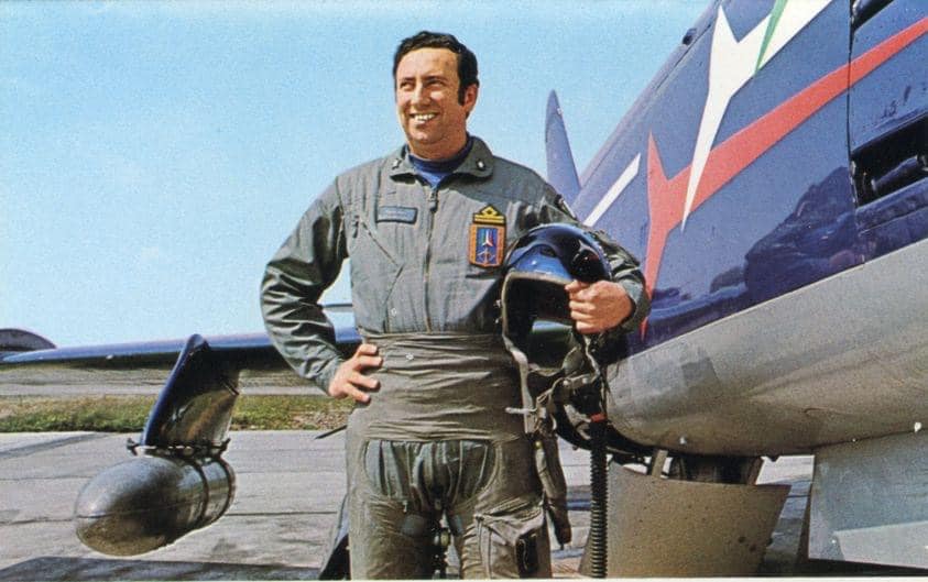 Morto Pietro Purpura, storico solista delle Frecce Tricolori: fondò Alpi Eagles, prima acrobatica civile. Ripeté impresa Balbo