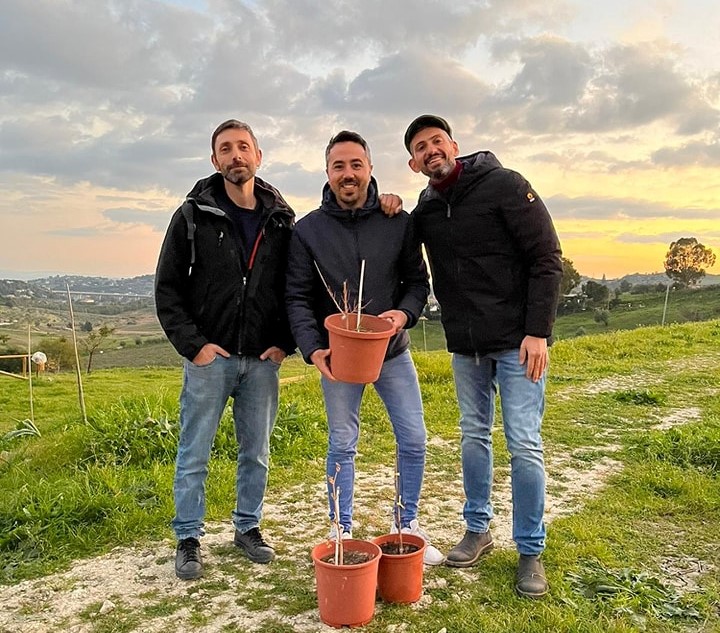 San Cataldo. Due giovani siciliani hanno donato alberi all’Associazione Straula per il Parco Urbano Carusi